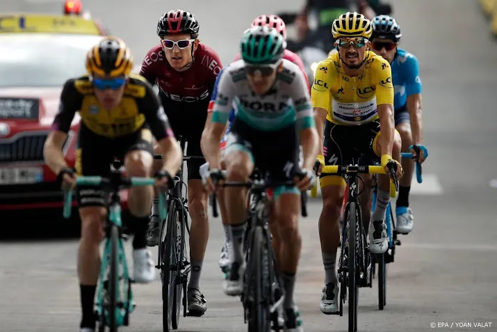peloton op weg naar tignes