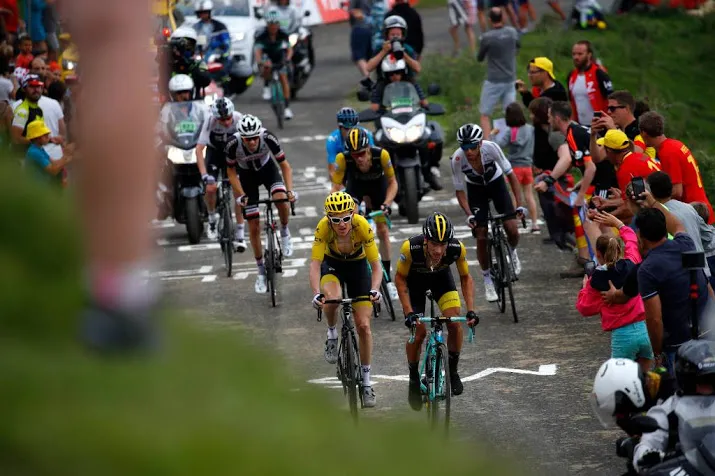 peloton treft geen bergen op weg naar pau