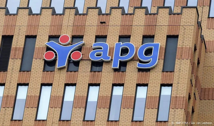 pensioenbelegger apg stopt 300 miljoen in pools glasvezelnetwerk