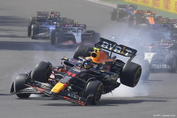 perez valt al in eerste bocht uit in thuisrace in mexico stad