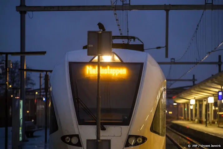 personeel regiotreinen sluit zich aan bij staking streekvervoer