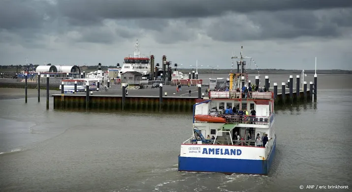 personeel veerdienst ameland bezorgd over inkomen