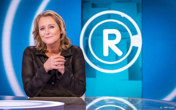 petitie tegen minder zendtijd kassa en radar overhandigd aan npo