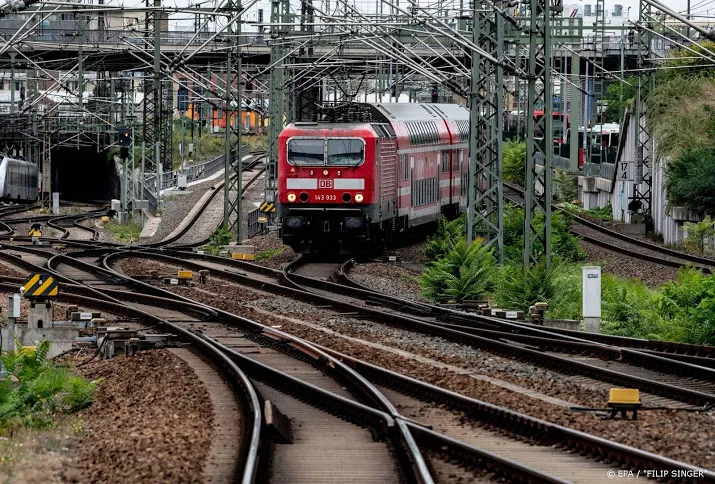 peuter in levensgevaar door weggegooide fles