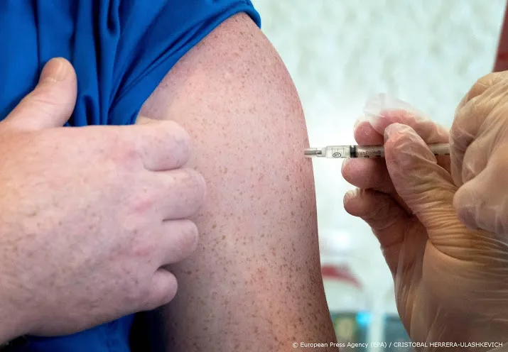 pfizer onderzoekt of vaccin ook goed blijft buiten superdiepvries
