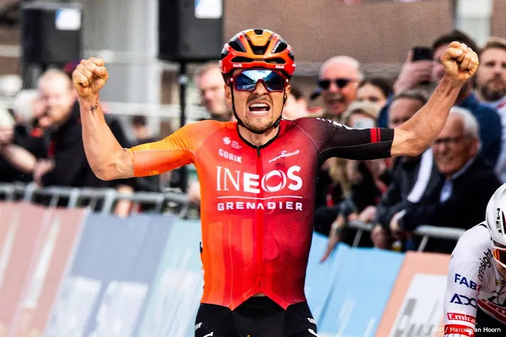 pidcock redt voorjaar na tegenslag met zege in gold race