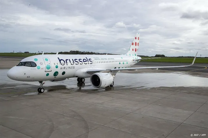 piloten brussels airlines leggen zaterdag 24 uur het werk neer