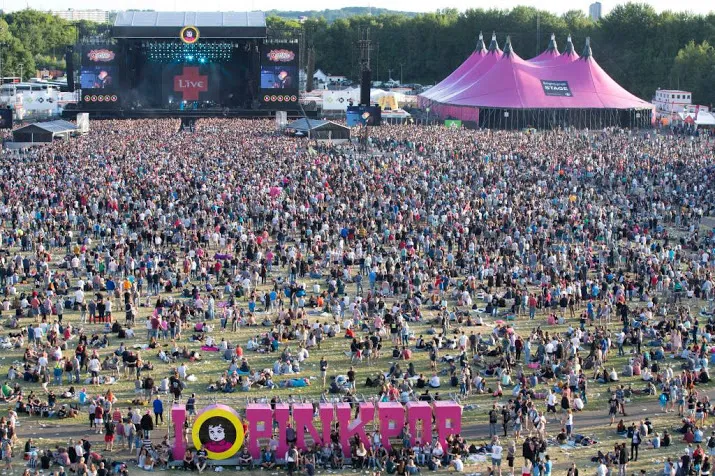pinkpop trapt af met gedroomde headliner