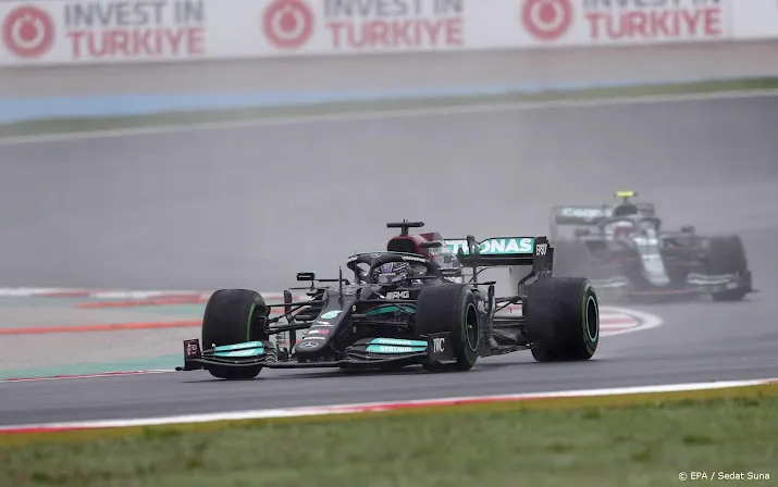 pirelli denkt dat hamilton het zonder pitsstop niet had gered