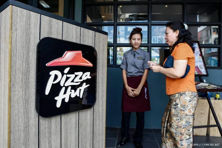 pizza hut drukt op resultaat moeder yum