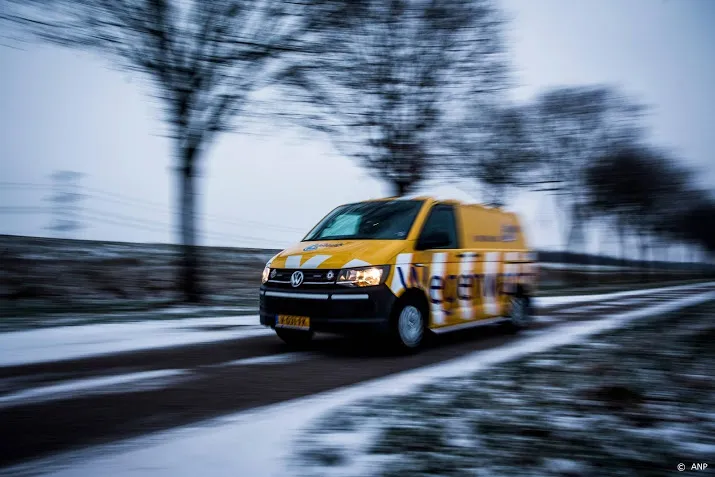 plaatselijk glad in zeeland door sneeuw