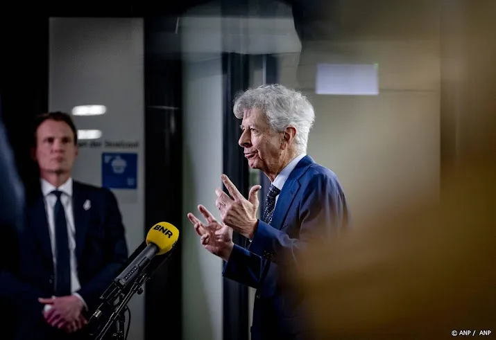 plasterk formatiepartijen krijgen huiswerk en schrijven teksten