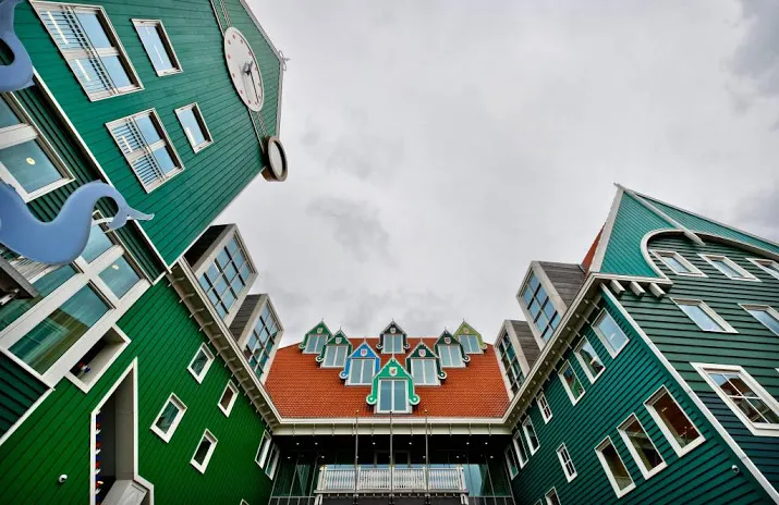 plein zaandam kort afgezet om gasflessen