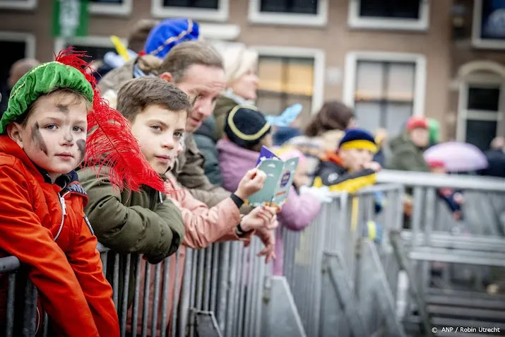 plek waar sinterklaas arriveert in gorinchem al vol met kinderen