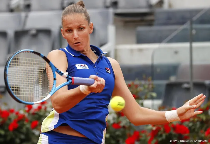 pliskova simpel naar tweede ronde in parijs