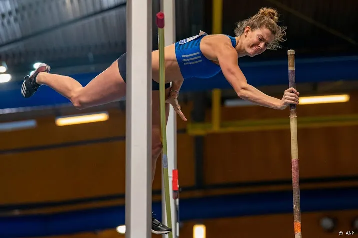 pluim scherpt nederlands record polsstokhoogspringen weer aan