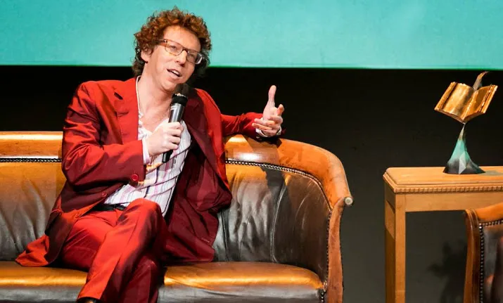 podiumkunstenaars haken aan bij 4 mei
