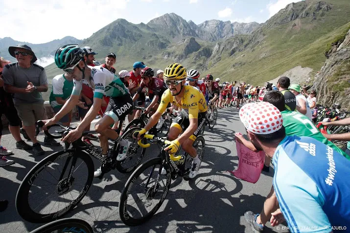 poels alaphilippe rijdt als een malle