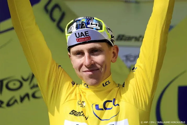pogacar gaat met mooie marge genieten van rustdag in tour