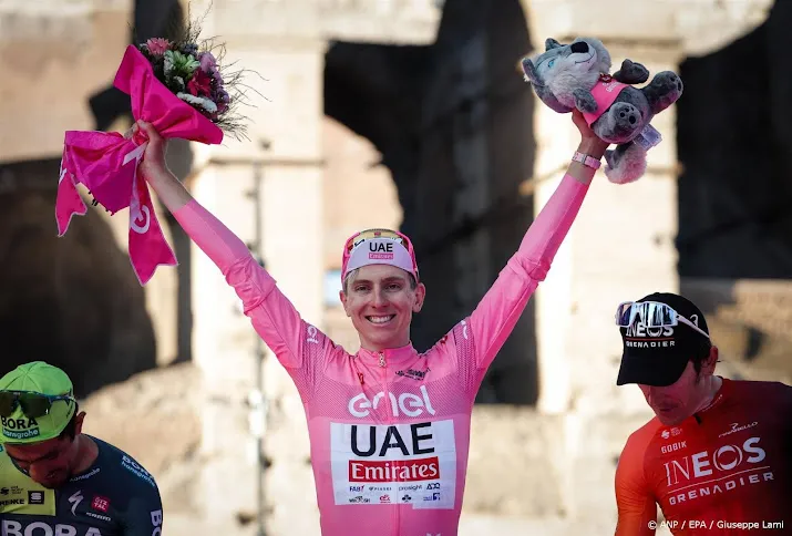 pogacar kent zijn ploeggenoten voor de tour de france