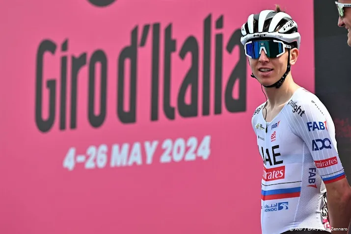 pogacar pakt op tweede dag de leiding in giro ditalia