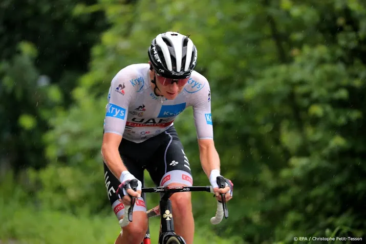 pogacar rijdt van der poel uit het geel in eerste bergrit tour