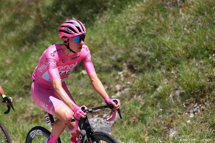 pogacar steviger in het roze na opnieuw ritwinst in giro ditalia