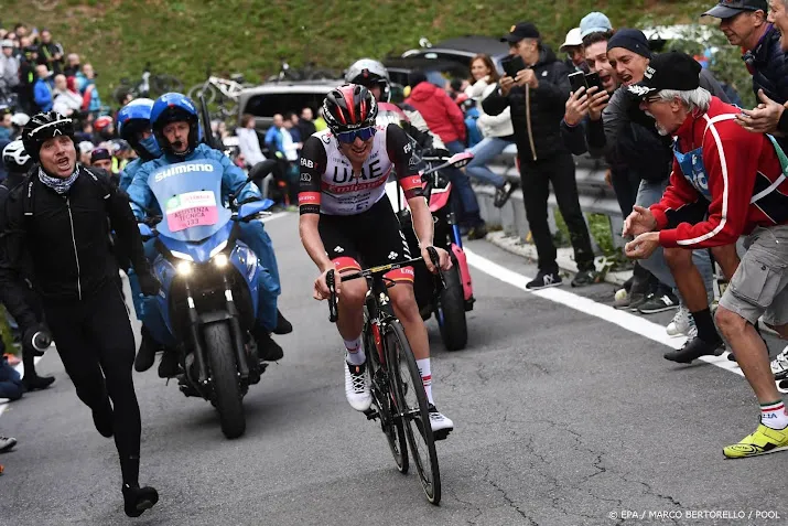 pogacar voegt zich nu al bij allergrootsten merckx en coppi