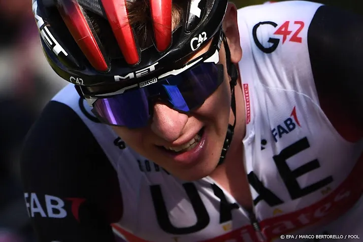 pogacar wint bergrit uae tour dumoulin verliest tijd