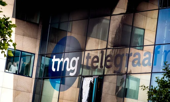 politie bewaakt gebouw van de telegraaf