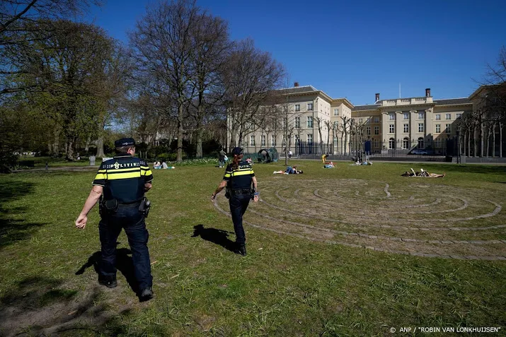 politie deelt ruim 1400 boetes uit voor overtreden coronaregels