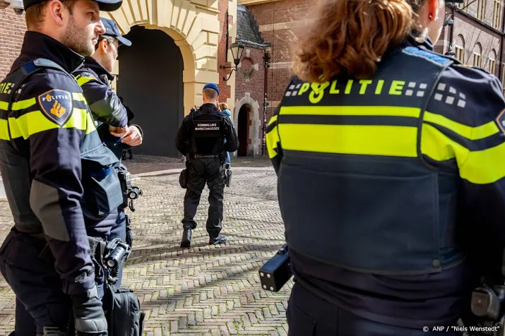 politie heeft te maken met coronadreigers