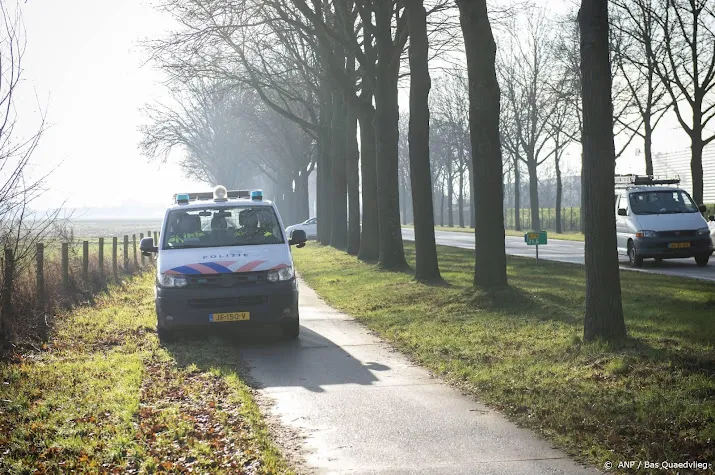 politie houdt zeven activisten bos bij nedcar aan