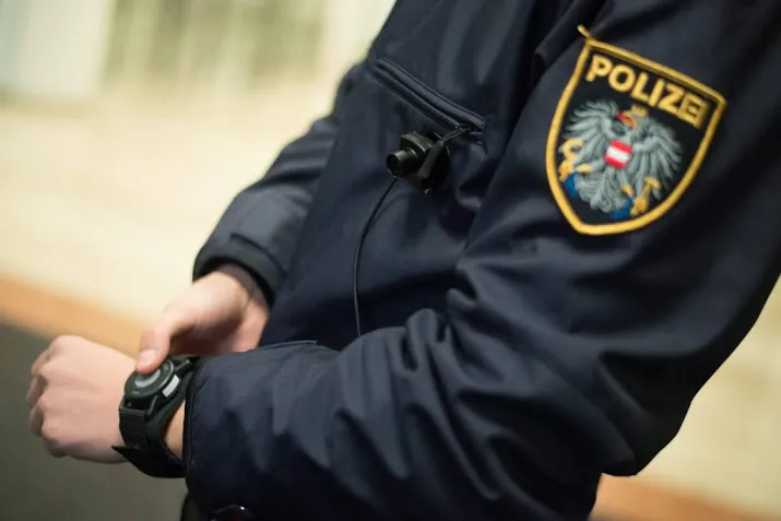 politie inval hoofdkantoor biatlonbond ibu