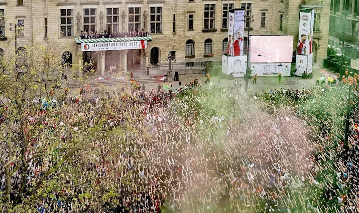 politie kampioensfeest feyenoord goed verlopen 21 aanhoudingen
