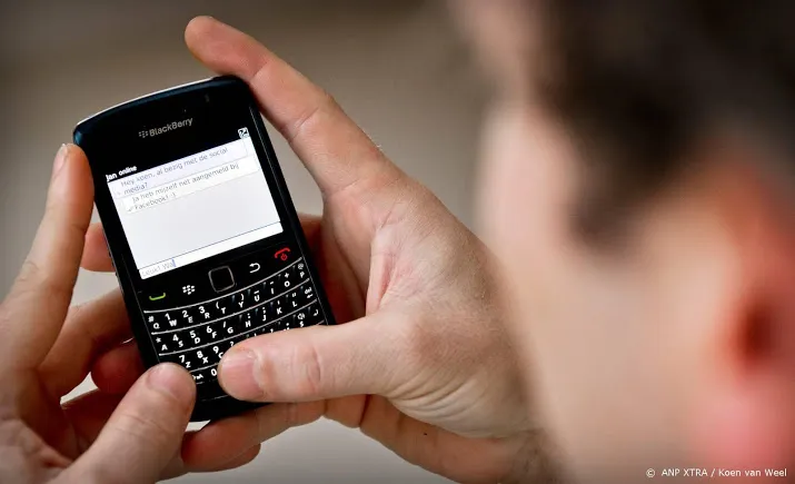 politie neemt blackberry kroongetuige in beslag