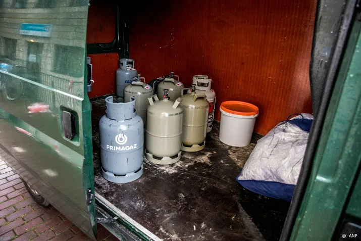 politie ontdekt drugslab en voor miljoenen aan xtc in overberg