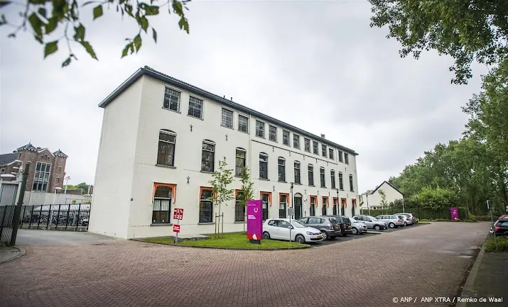 politie op zoek naar weggelopen tbser van groningse kliniek