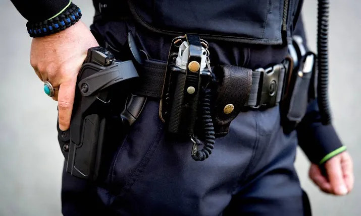 politie schiet man neer in amsterdam