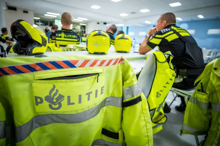 politie toch aanwezig bij fortunastadion