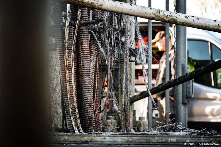politie toont beelden dader brandstichting zendmast groningen