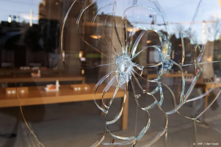 politie veel onderzoek gedaan bij apple store na gijzeling