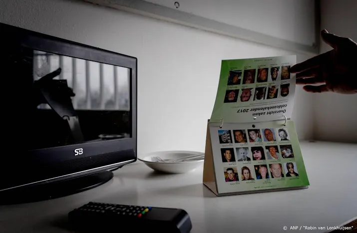politie verspreidt coldcasekalender weer onder gevangenen