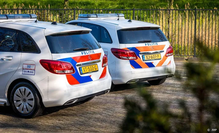 politie vindt ruim 100 kilo cocaine in verborgen ruimte bestelbus