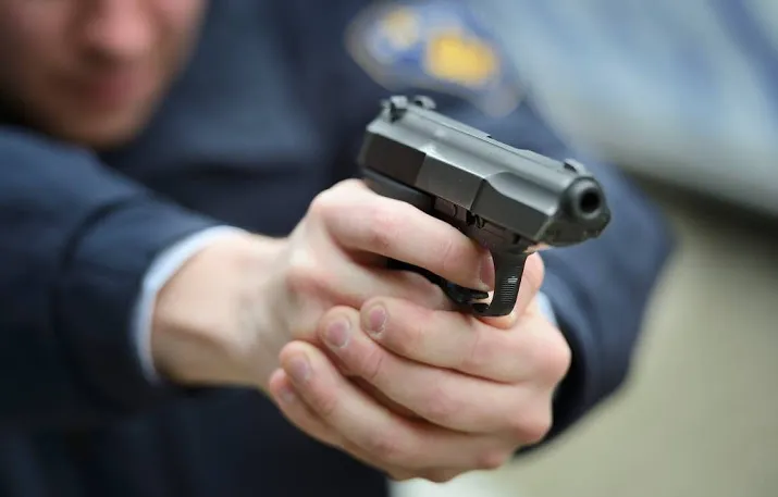 politie zette 833 keer vuurwapen in