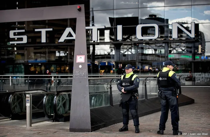 politie zoekt man 37 voor schoten utrecht