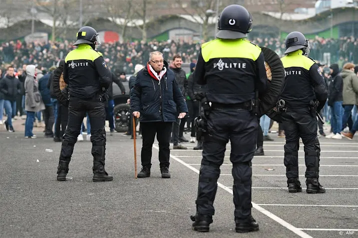 politiebonden suggereren uitfans te weren grens is in zicht