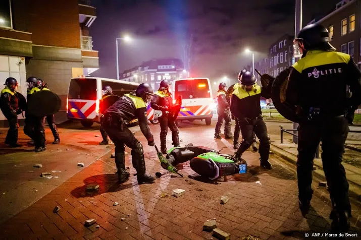 politiechef westerbeke alles op alles om relschoppers te pakken