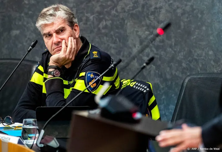 politiechef zorgen om bewapende jongeren