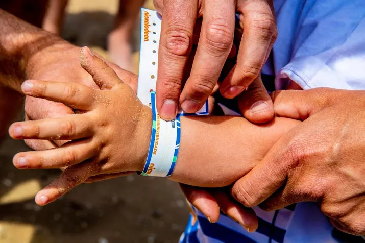 polsbandjes op strand werken ook preventief
